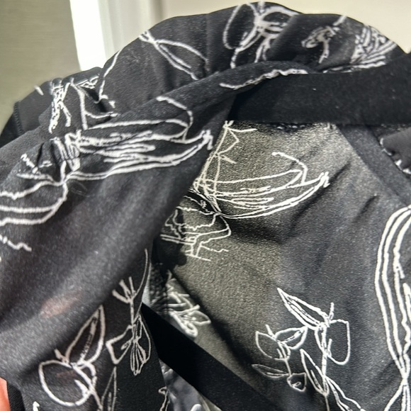 Meg & Margot Black sheer top with shirred bottom. Size Medium. - Picture 4 of 5